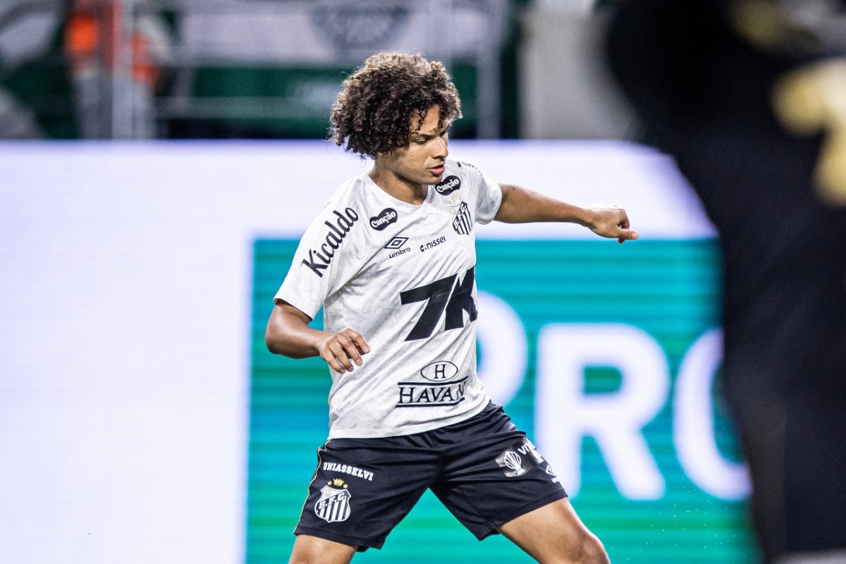 Arão acredita que o Santos tenha conseguido controlar alguns aspectos do rival- Foto: Raul Baretta / Santos FC