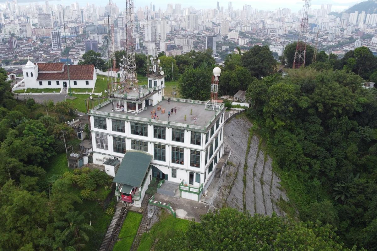 O local conta com percurso de 240 metros e com uma bela vista