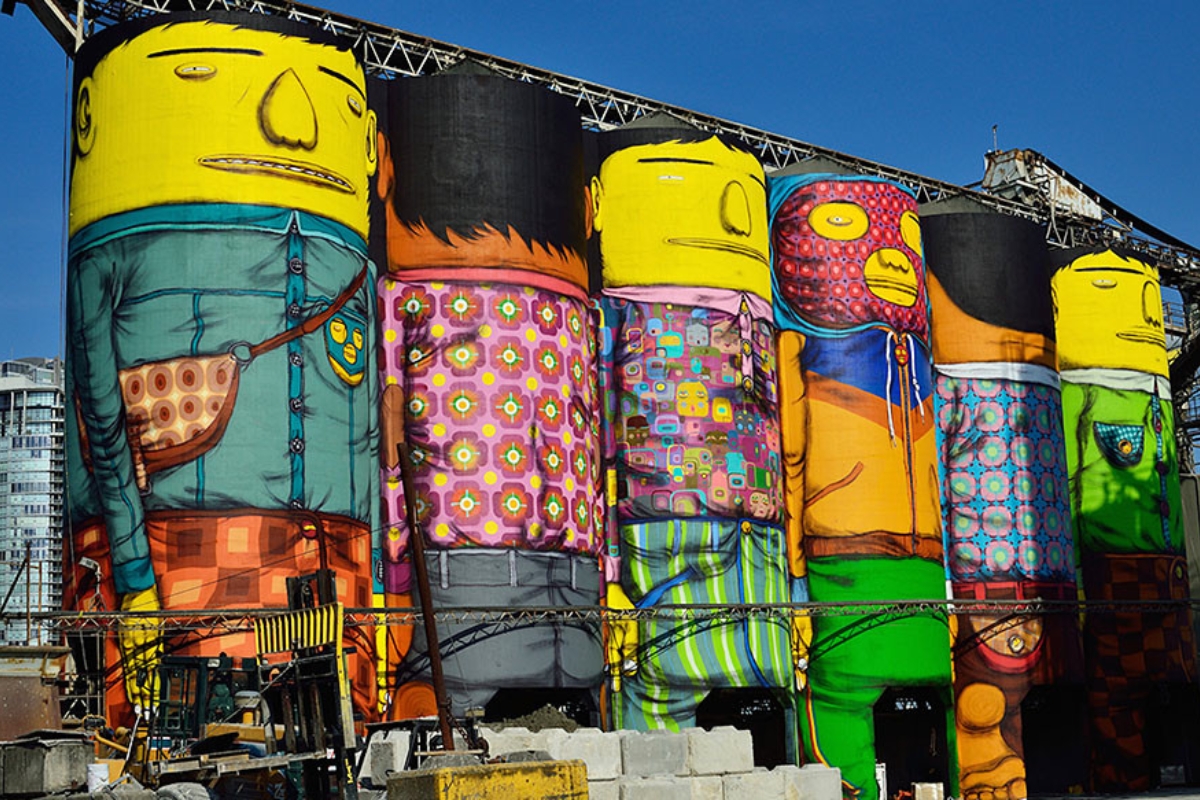 Seis grandes silos na Ilha de Granville, de Os Gêmeos. Bienal de Vancouver