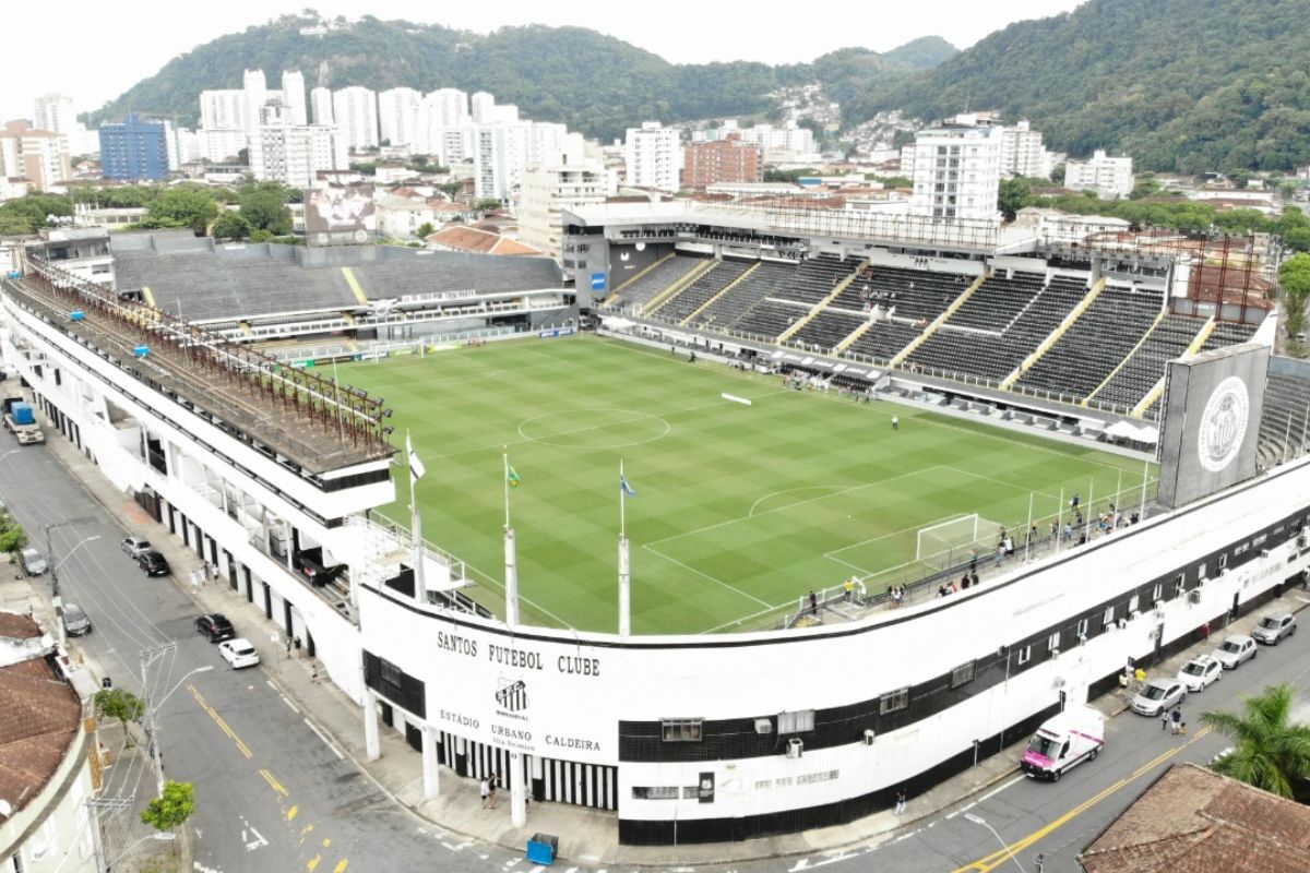 O principal estádio do município de Santos